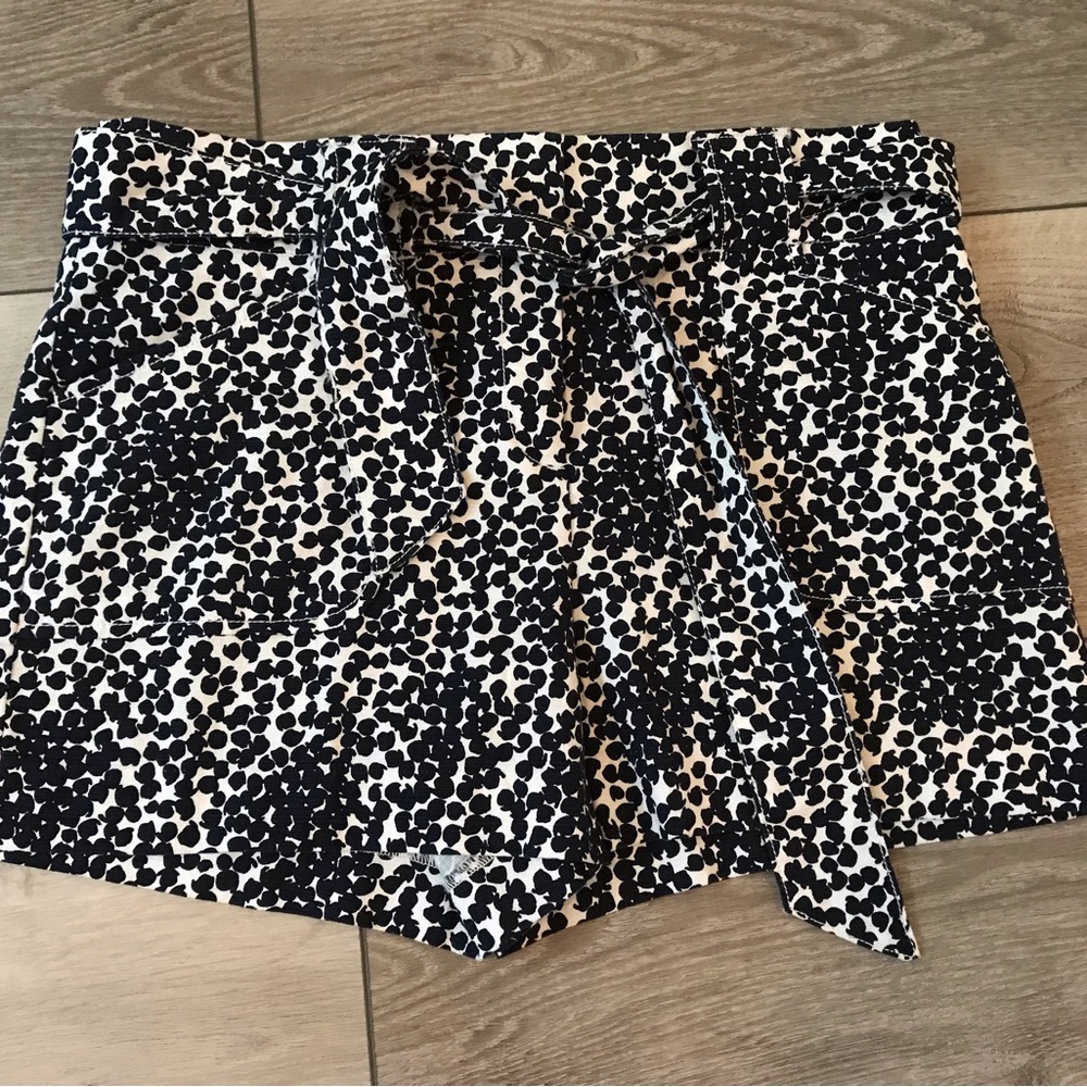 Ann Taylor loft shorts -  Sz  10 NWT